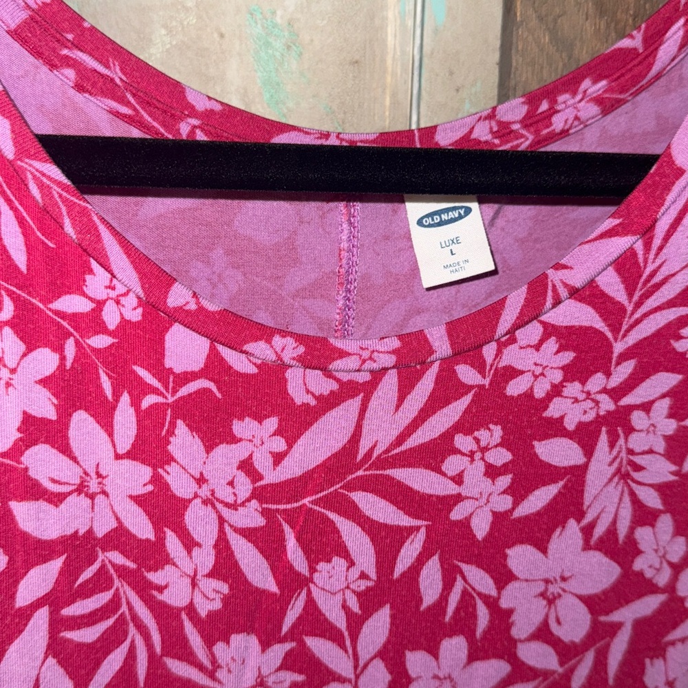 Floral Sleeveless Women's Tops- Old Navy Luxe - Picture 3 of 4